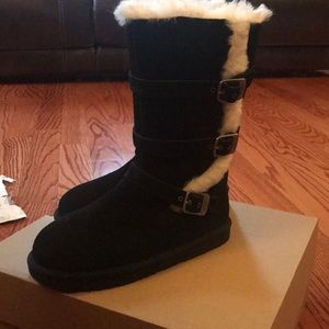 UGGs K Maddi II Black Size 4